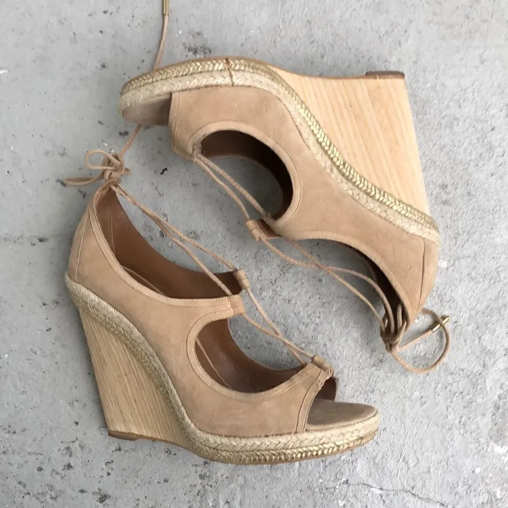 Aquazzura platform